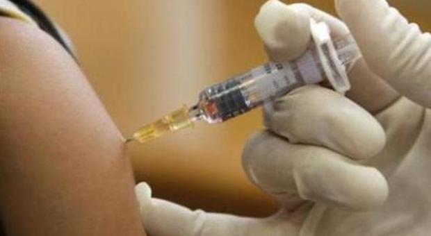 Vaccinazioni, il servizio cambia sede e chiude per una settimana