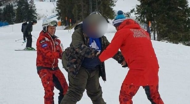 Giovane sciatore deriso sui social per il suo fisico. «Vergognatevi!» pesanti critiche per il post di “Amo Piancavallo”