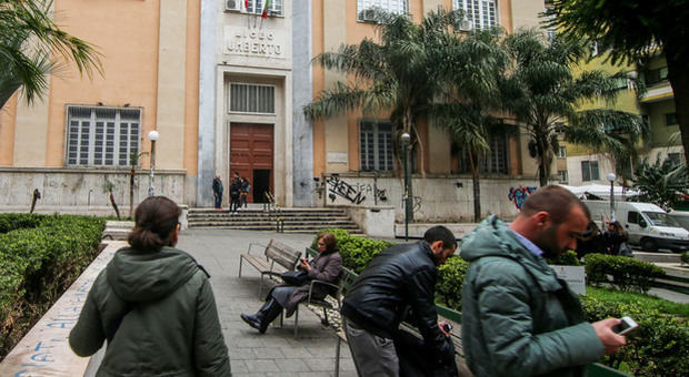 Napoli: poche aule, 500 studenti restano senza iscrizione al liceo