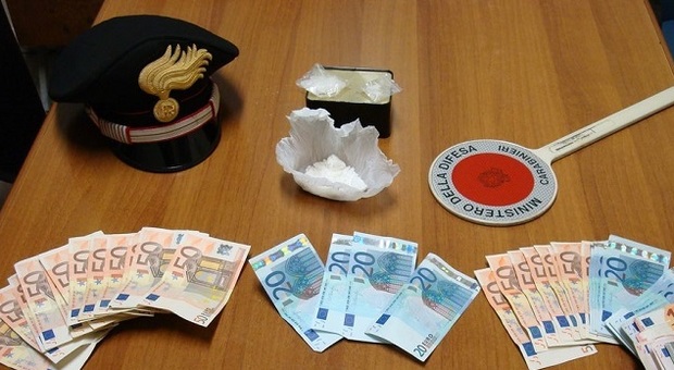 VOLLA. Operazione alto impatto: due arresti tra napoli e Volla: uno spacciatore nascondeva droga e migliaia di euro in casa