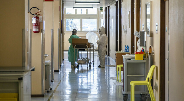 Caccia agli infermieri no-vax: saranno segnalati all'Ordine