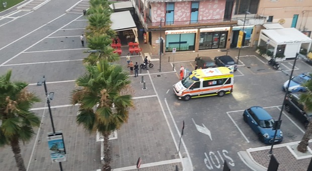 Porto Sant'Elpidio, rissa sventata dalla polizia in pieno centro: sul posto anche un'ambulanza
