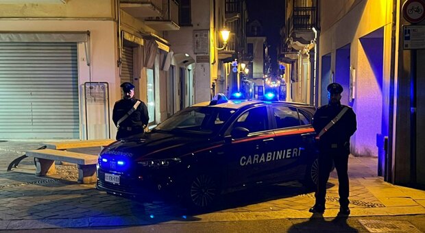 Figlia uccide padre a coltellate a Nizza Monferrato, la 18enne Makka: «Stanca delle violenze che subivamo io e mia madre»