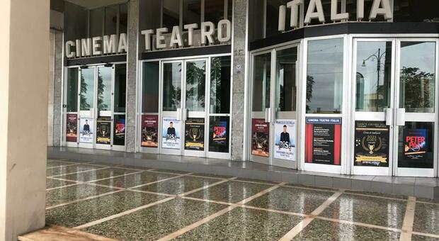 La rinascita del Teatro Italia di Gallipoli dopo la chiusura: concerti, eventi e sala gremita