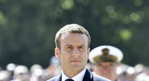 Il crollo di Macron l'autoritario