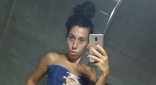 Posta i selfie in rete e prende una medicina: Francesca trovata morta a 24 anni
