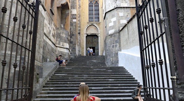 Napoli, riapre l'ingresso storico al Duomo: era diventato una piazza di spaccio