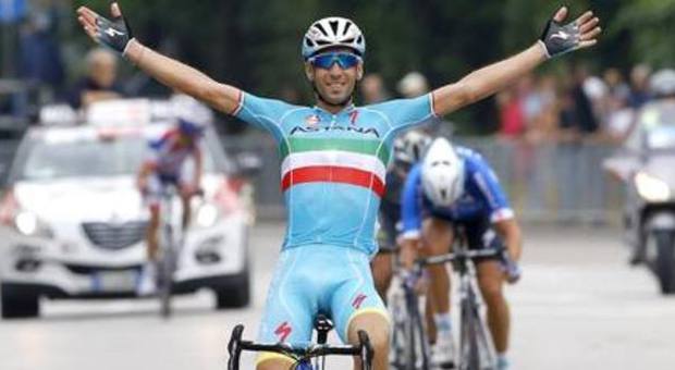 Super Nibali vince il Lombardia. L'ultimo a farcela era stato Cunego