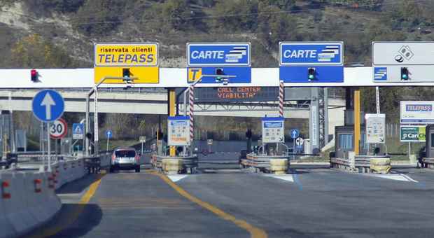 Autostrada Roma-L'Aquila, stop all'aumento dei pedaggi su A24 e A25