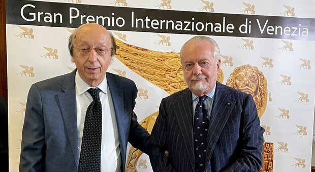 Luciano Moggi e Aurelio De Laurentiis alla premiazione del Leone d'oro a Venezia