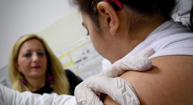Salute, intesa tra Governo e Regioni: «Vaccini obbligatori per bambini di nidi e materne»