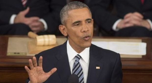 Obama: "Cambiamenti inevitabili. Sulle armi farò di tutto, no all'odio e alla violenza"
