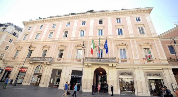 La sede di Forza Italia in piazza San Lorenzo in Lucina in pieno centro di Roma
