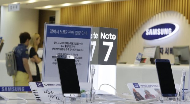 Samsung Galaxy Note 7, stop alla produzione rimborso totale a chi lo ha prenotato