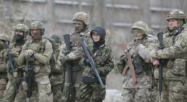 Crisi Ucraina, la Nato schiera soldati e mezzi nell'Est Europa