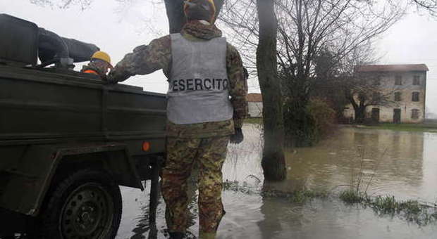 Rubavano nelle case degli alluvionati Marocchini denunciati dai carabinieri
