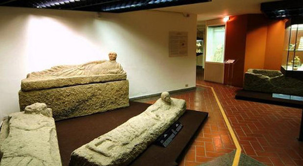 Viterbo: una sala del museo Civico "Rossi Danielli"