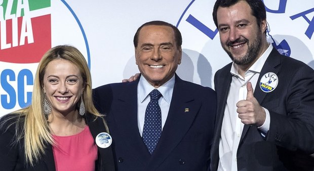 Camere, la richiesta dei 5 stelle divide Salvini e Berlusconi: regge l'asse tra Lega e Di Maio