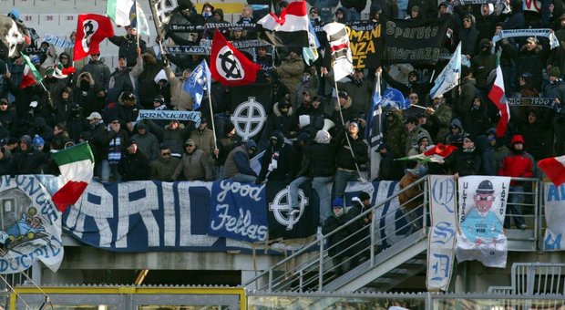 Roma, arrestati 13 ultras della Lazio per gli scontri della finale di Coppa Italia