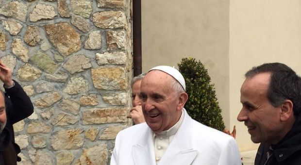 Papa Francesco e il vescovo Pompili a Greccio il 4 gennaio 2016