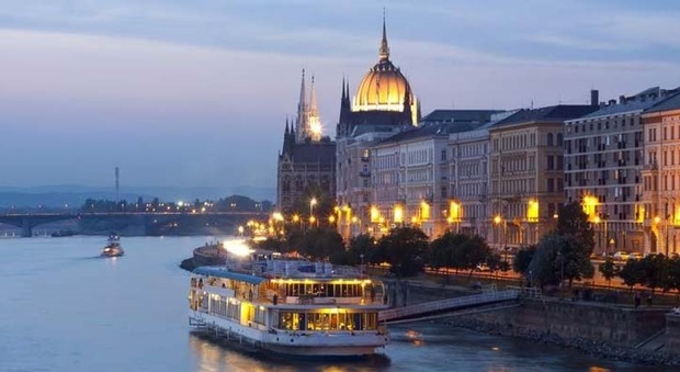 Navigando tra capitali nella crociera di Natale sul bel Danubio blu