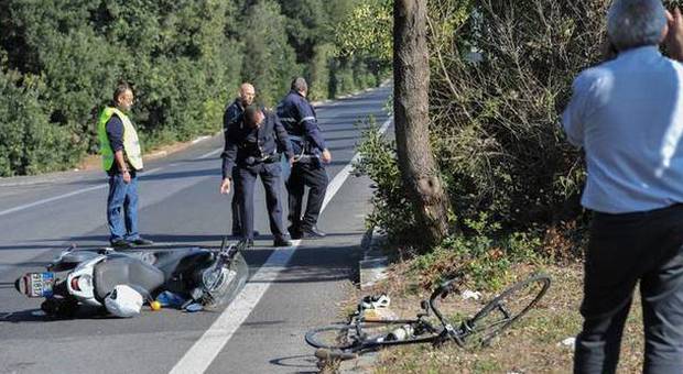 Deceduto il ciclista travolto da scooter due giorni fa sulla via Colombo a Ostia