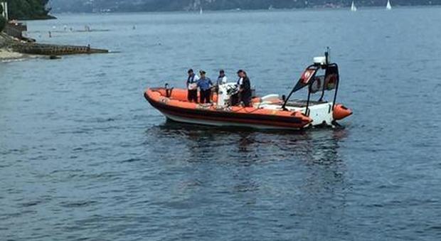 Giallo a Como, dal lago emerge il cadavere di una donna