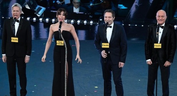 Sanremo 2019, Claudio Santamaria sul palco e il web impazzisce: «Più bravo lui dei conduttori»