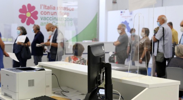 Covid in Campania, altri 139 positivi: torna a salire la curva dei contagi (2,19%), nessun morto