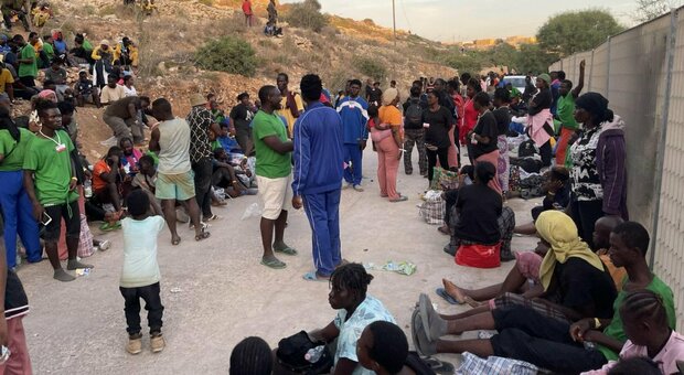 Migranti, ora è stato d'emergenza per Lampedusa
