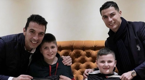 Albania, due bimbi feriti nel terremoto incontrano Ronaldo e Buffon a Roma