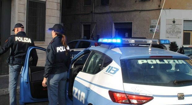  salvato dal linciaggio dalla polizia