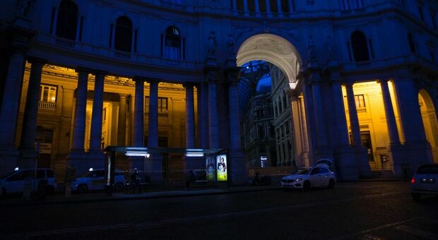 Galleria Umberto di Napoli, ripristinata l'illuminazione nel porticato