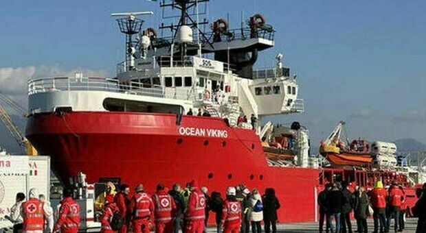 La “detenzione Ocean Viking a Bari è finita”, ora la nave può ripartire dal porto. L'annuncio di Sos Mediterranee
