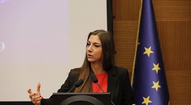 Anna Ascani, viceministro istruzione a Live: «A settembre si torna a scuola»