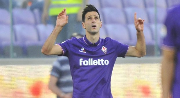Mirabelli-Fiorentina, è polemica: «Kalinic, segna o ritorni là». La replica dei Viola: «Denigratorio»