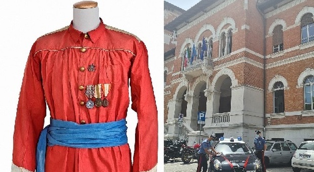 Un esempio di camicia garibaldina e i carabinieri di Falconara