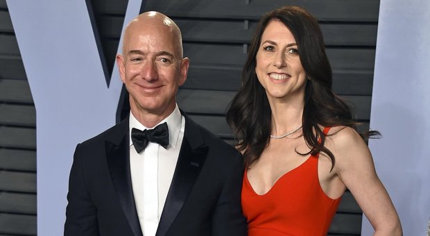 Amazon, Jeff Bezos annuncia il divorzio dopo 25 anni: scoppia la coppia più ricca