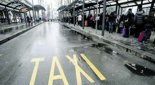 I milanesi a favore di Uber: ​"Attese troppo lunghe per i taxi"