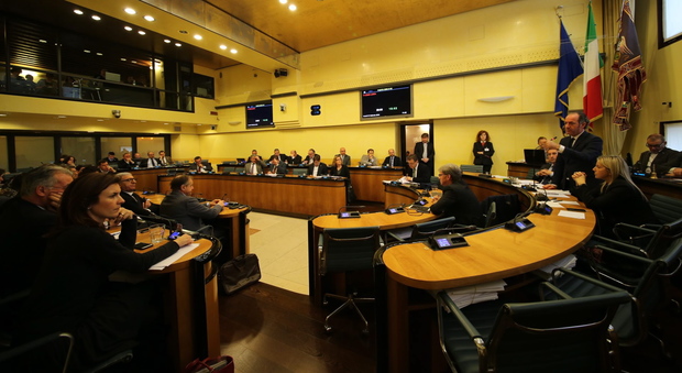 Consiglio regionale cancella la legge che tutela le culture Rom e Sinti
