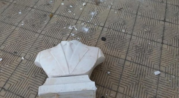 Palermo, nuova intimidazione alla scuola Falcone: uccello con la testa mozzata