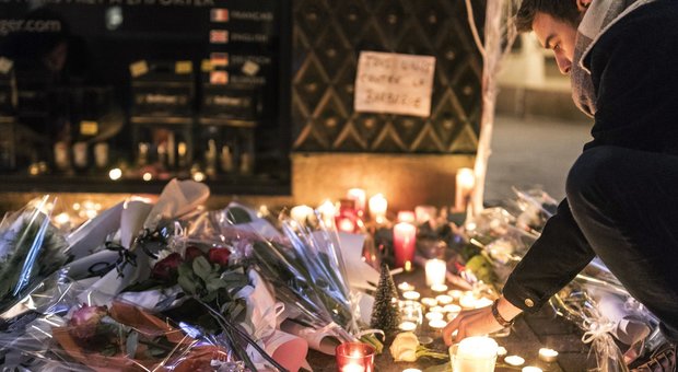 Lumini a Strasburgo per ricordare le vittime dell'attentato