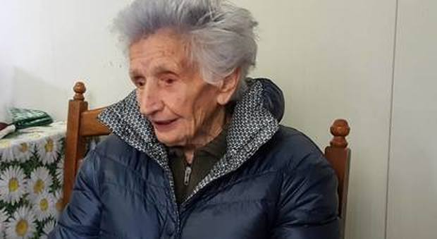 Non c'è pace per nonna Peppina, dopo lo sfratto la 95enne terremotata perde anche il contributo