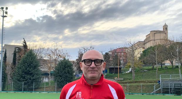 L'allenatore in seconda Fabio Roscioli della Sangiustese