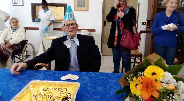 Amelia, un compleanno da ricordare: Carlo Bernardini taglia il traguardo dei cent'anni