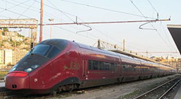 Treno Italo si blocca a Orvieto per un guasto, disagi e tre ore di ritardo per 300 passeggeri diretti a Roma
