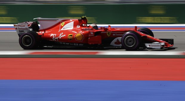 La Ferrari domina anche le terze libere Sebastian Vettel è il più veloce