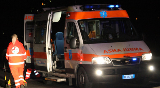 Grosseto, automobilisti picchiano medico e infermieri dell'ambulanza che blocca il traffico