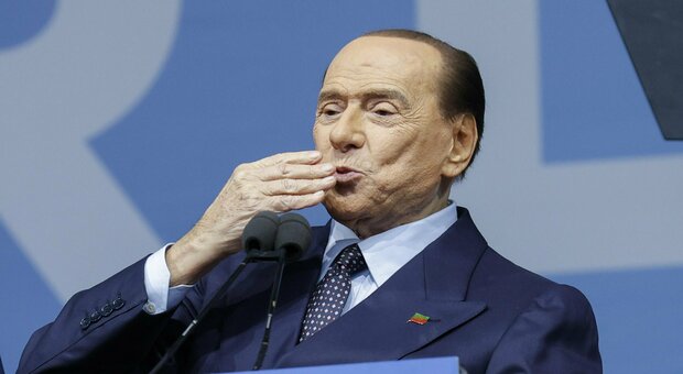 Berlusconi ricoverato, come sta? In ospedale per affanno respiratorio, infezione trattata con antibiotici