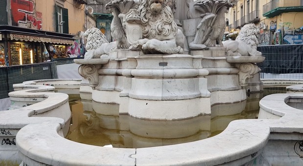 La fontana di Monteoliveto prigioniera del cantiere